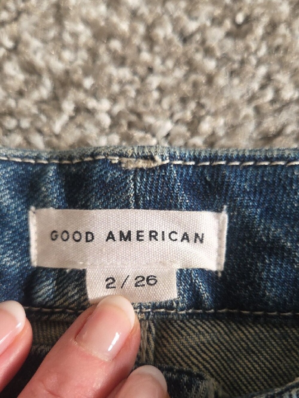Good American Blue Denim Jeans with Label Detail 28 Inch Inseam - Picture 3 of 5